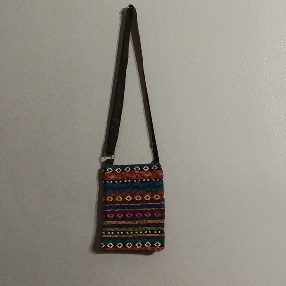 Multi color 3 zippered front section crossbody shoulder bag - Picture 16 of 17